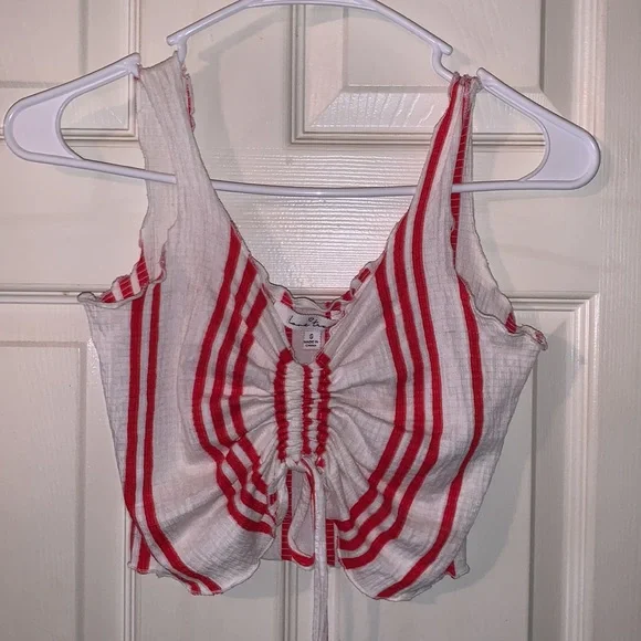 ✨2 SUMMER TOPS✨ - Picture 5 of 11